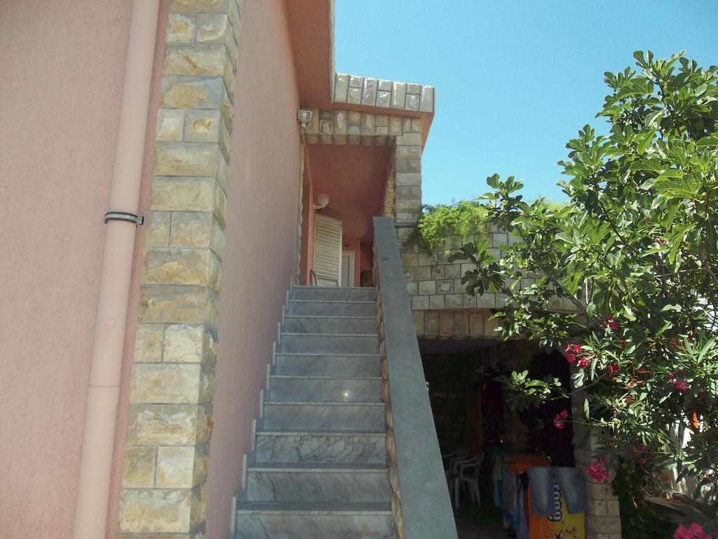 Apartmani Mira Vir Exterior foto