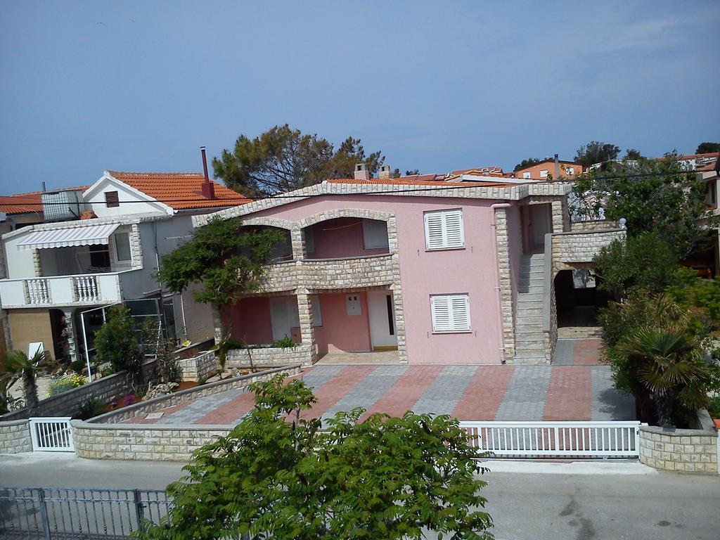Apartmani Mira Vir Exterior foto